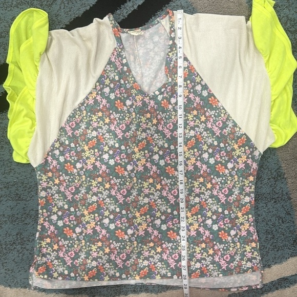 143 Story by Lineup Neon and Floral V-Neck Blouse.  Sz L - Picture 6 of 8